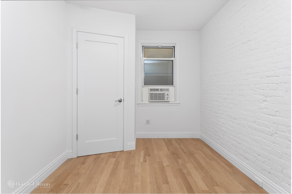 221 East 89th St - Photo 4