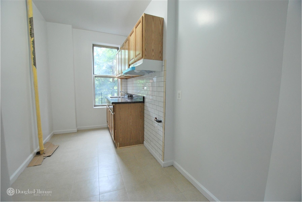 68 Cabrini Boulevard - Photo 2