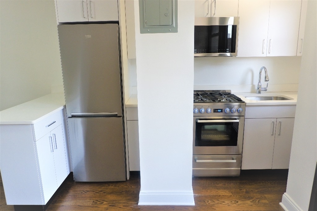 165 East 35th Street - Photo 7