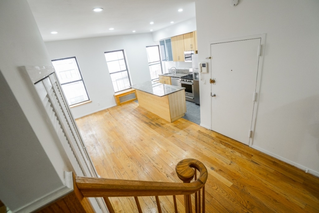 245 East 81 - Photo 2