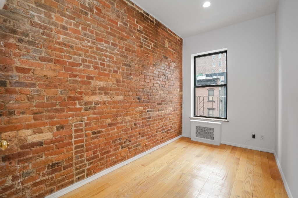 245 East 81 - Photo 5