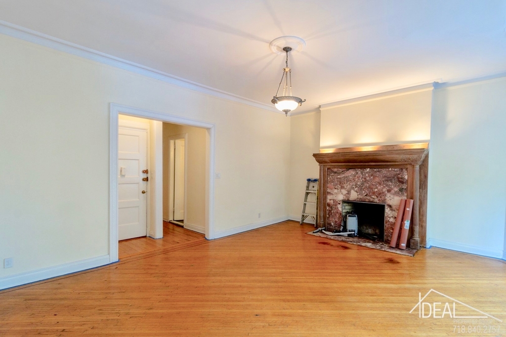 54 Montgomery Place - Photo 1