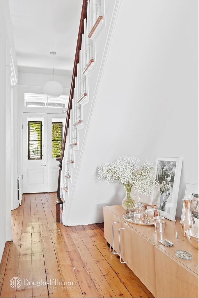 237 East 32nd St - Photo 6