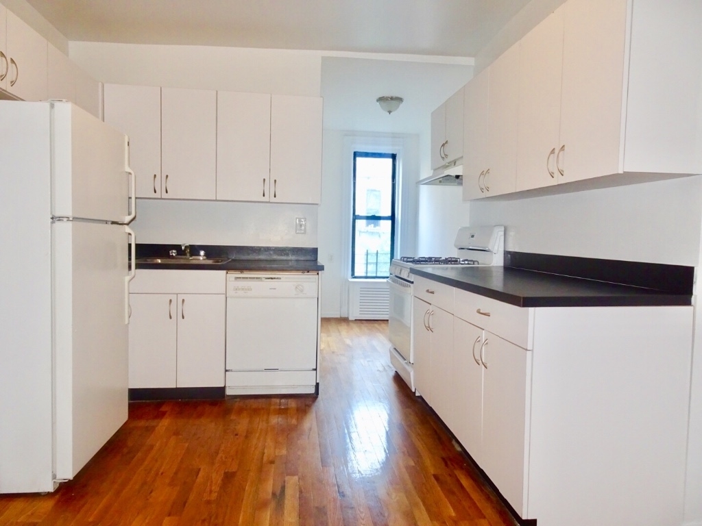 231 E 89th - Photo 8