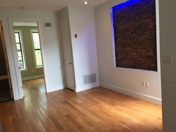 399 Bleecker St - Photo 3