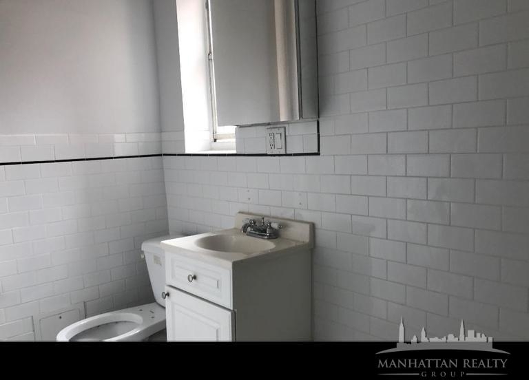 212 Grand St - Photo 4