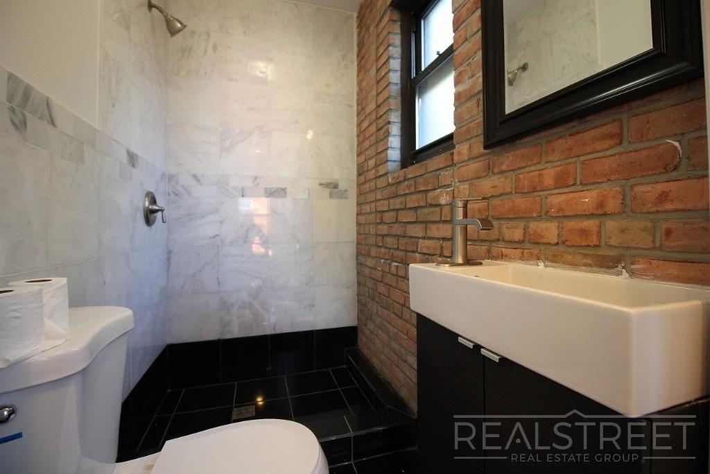 245 Bergen Street - Photo 8