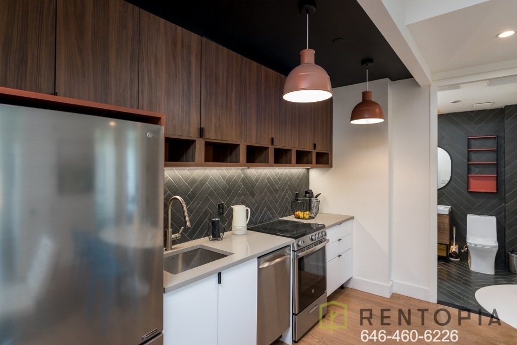 824 Lexington Ave - Photo 2