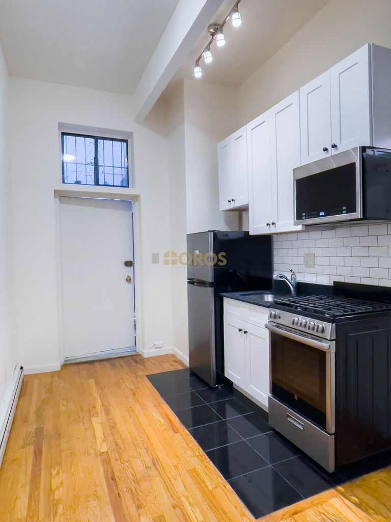 283 East 7th Street - Photo 8