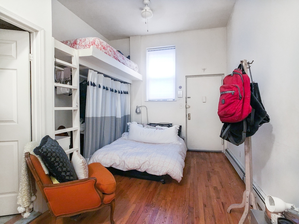 283 East 7th Street - Photo 2