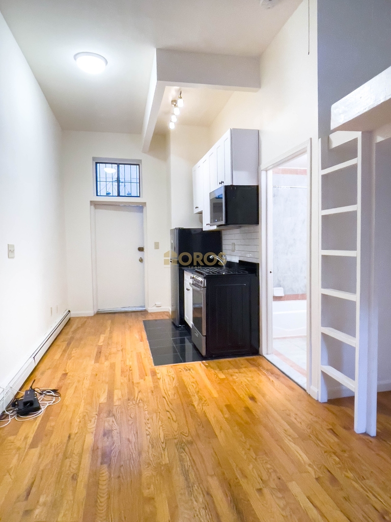 283 East 7th Street - Photo 6