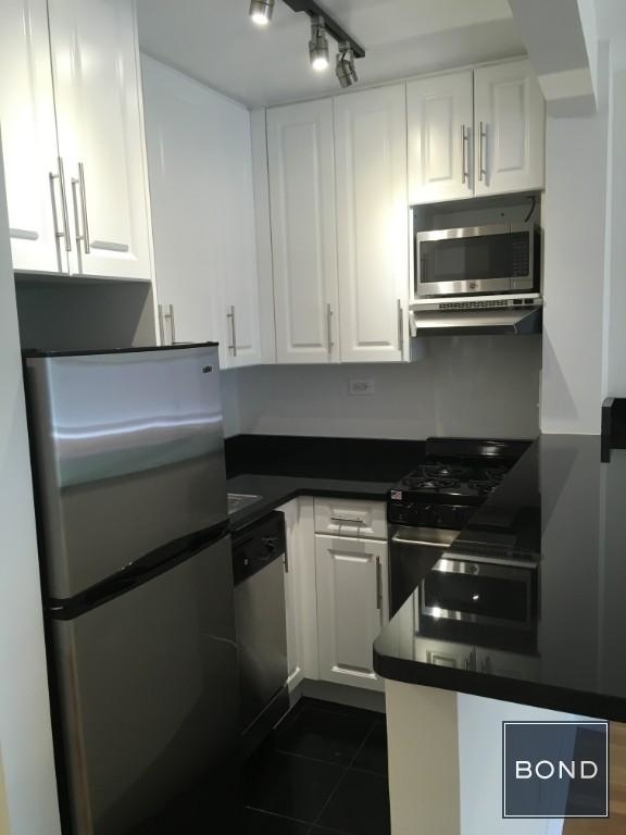 151 w 16th st - Photo 2