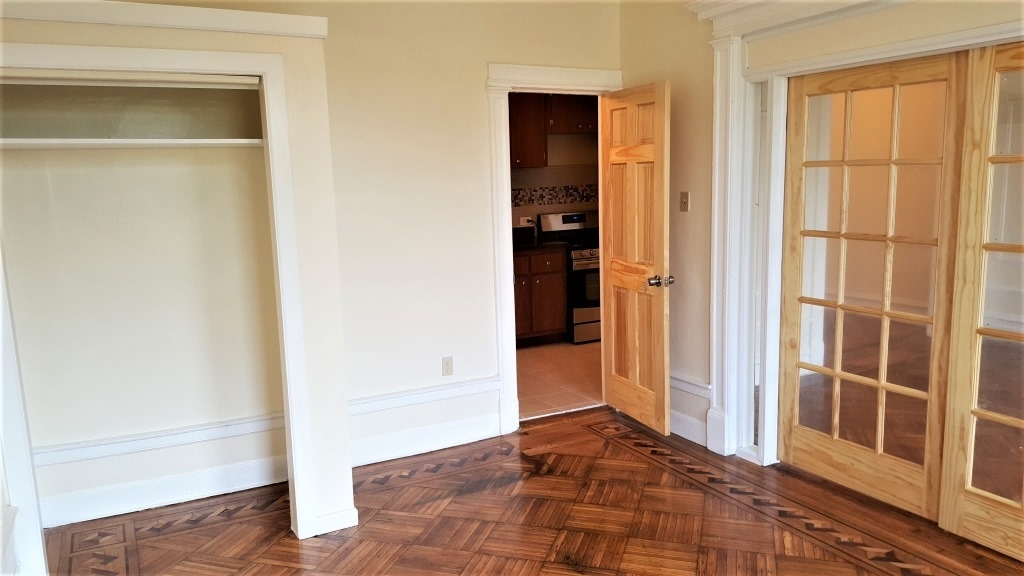 470 Eastern Parkway - Photo 2