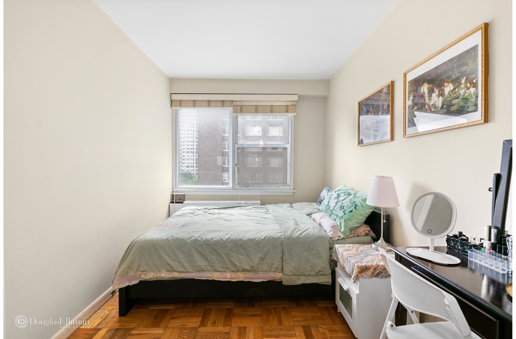 155 East 34th St - Photo 3