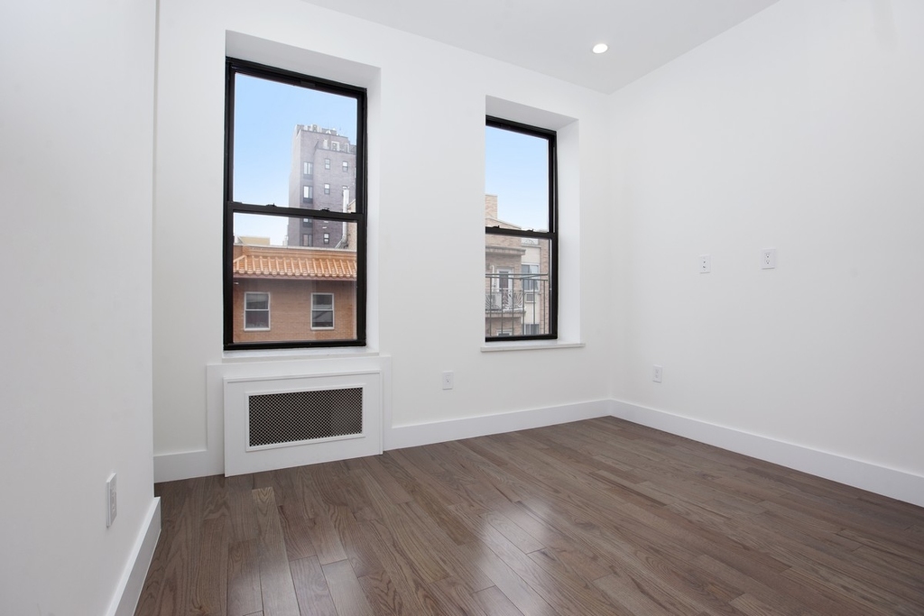 19 Eldridge Street - Photo 0