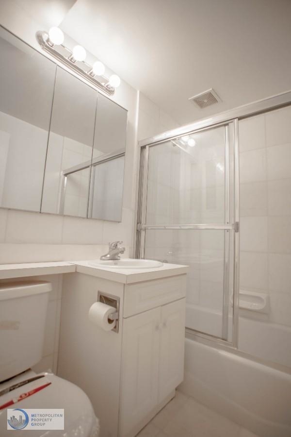 1570 1st Avenue - Photo 3