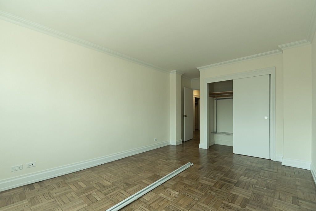 420 East 79th Street - Photo 10