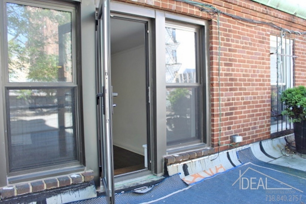 154 Henry St - Photo 8