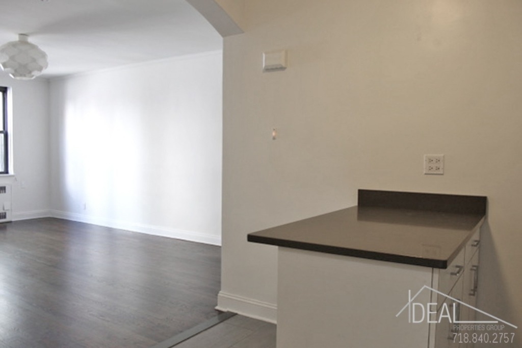 154 Henry St - Photo 6