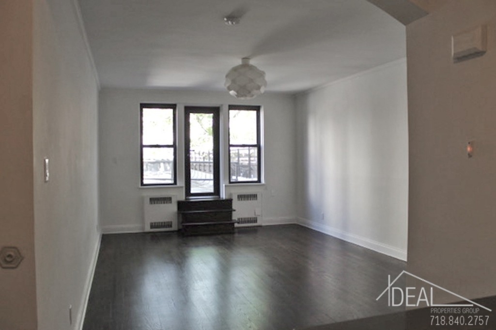 154 Henry St - Photo 1