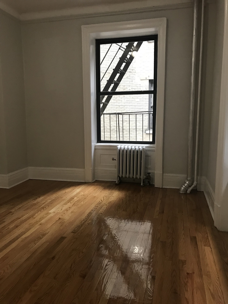 220 W 98th St - Photo 5