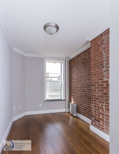 437 W 53rd St. - Photo 1