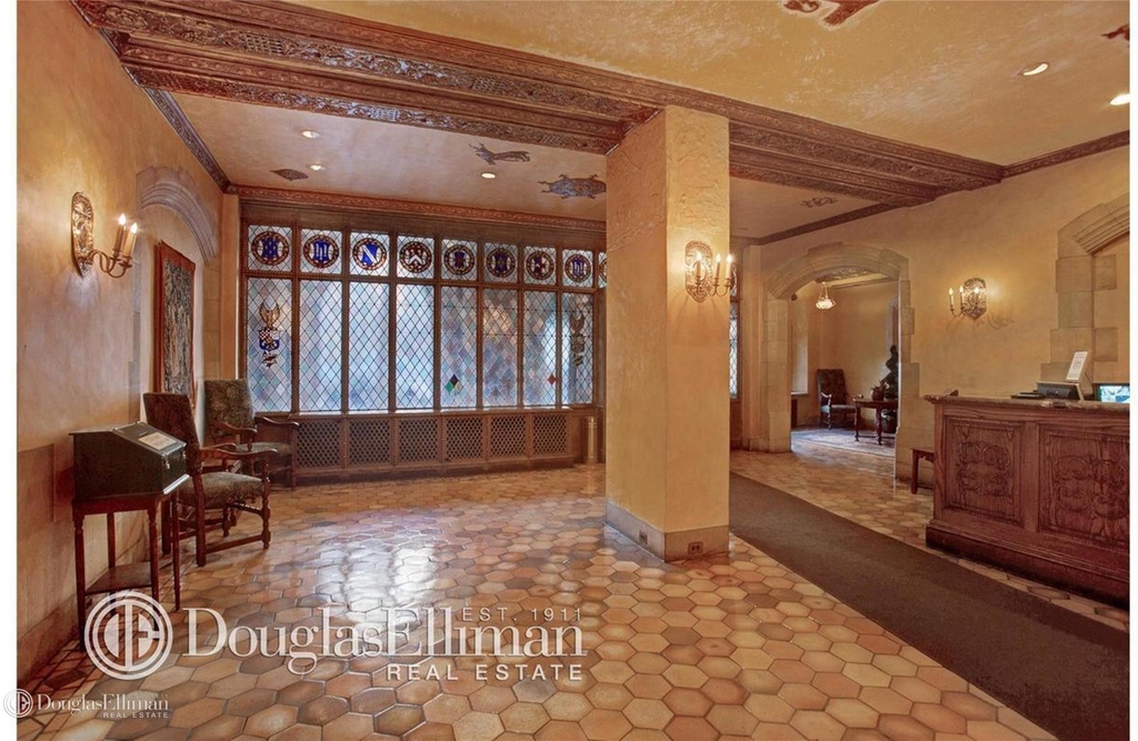 25 Tudor City Pl - Photo 2