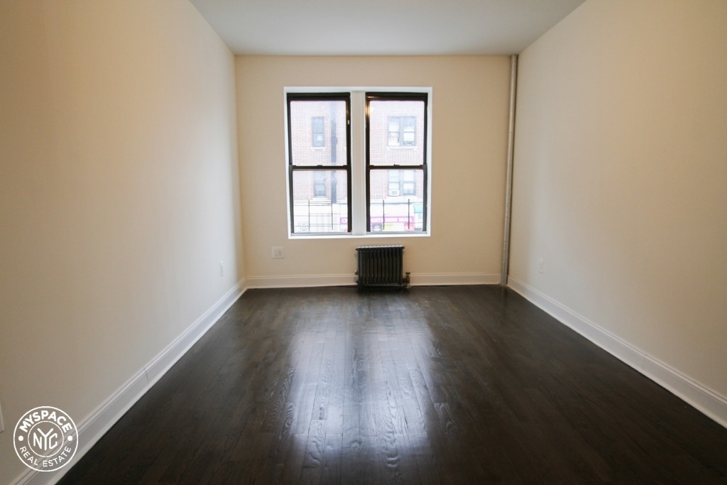 1045 Union Street - Photo 2