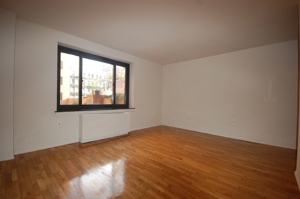 284 Mott Street - Photo 1