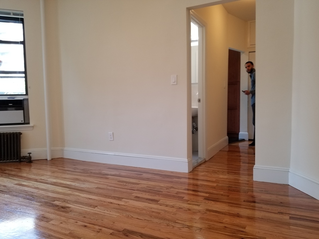 310 East 19th - Photo 1