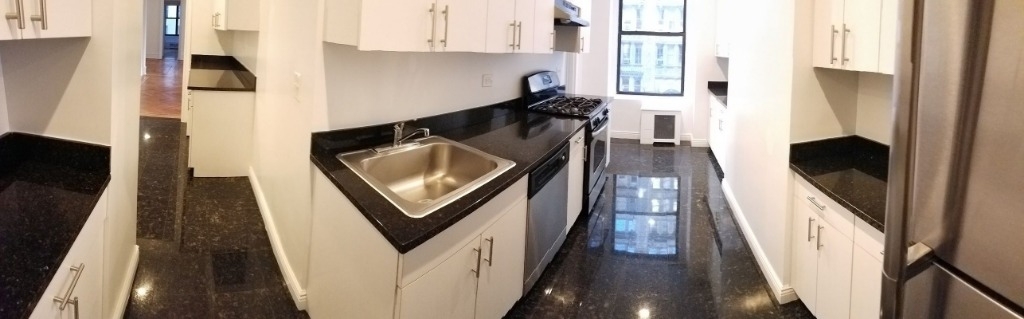 200 West 58th Street - Photo 4