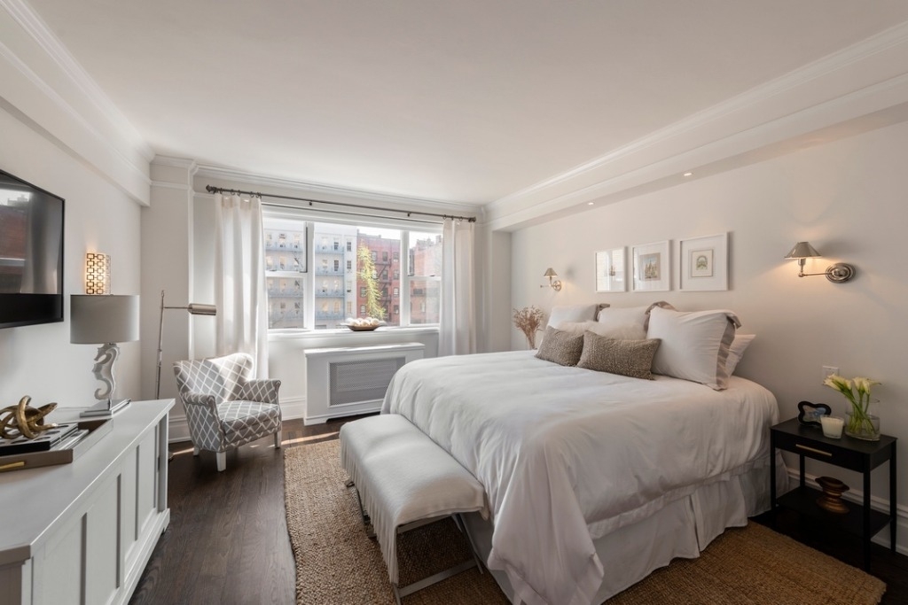 East 20st , Gramercy - Photo 1