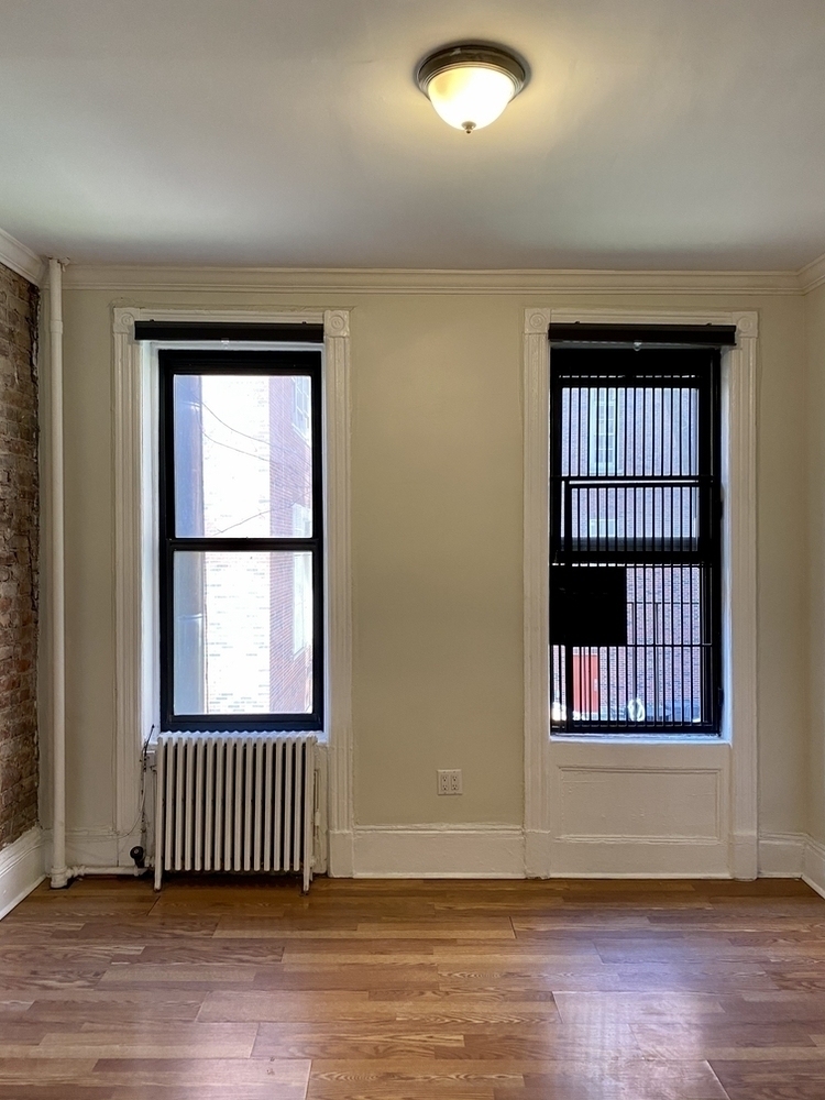 607 East 11th Street - Photo 7