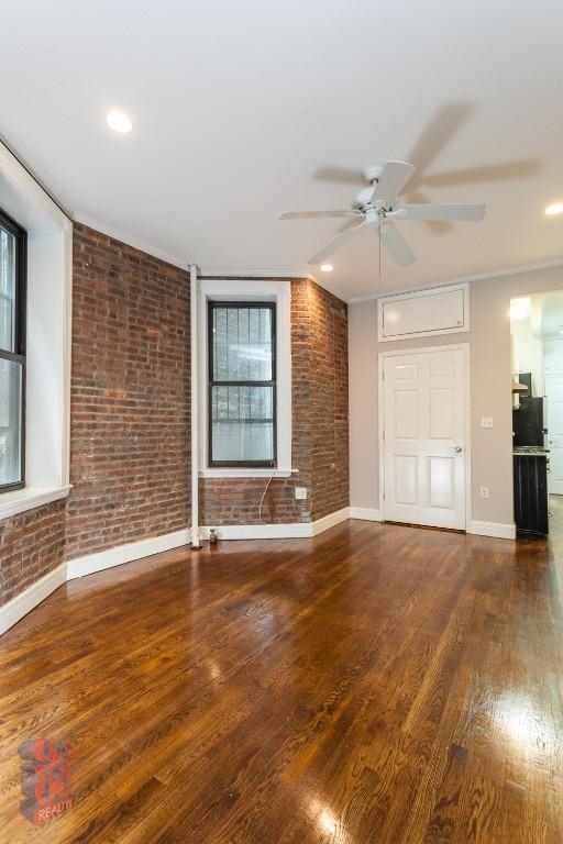 212 E 25th - Photo 2