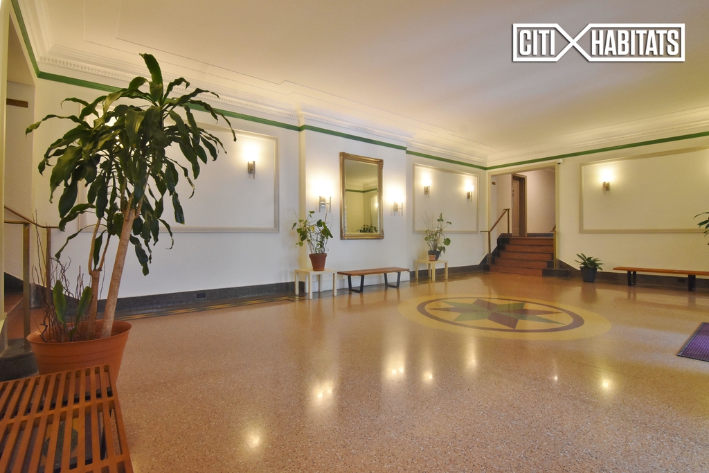 280 Ocean Parkway - Photo 4