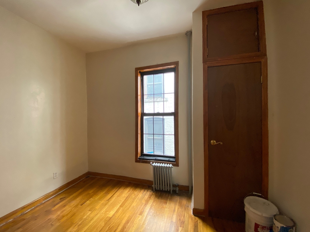 142 Scholes Street - Photo 6