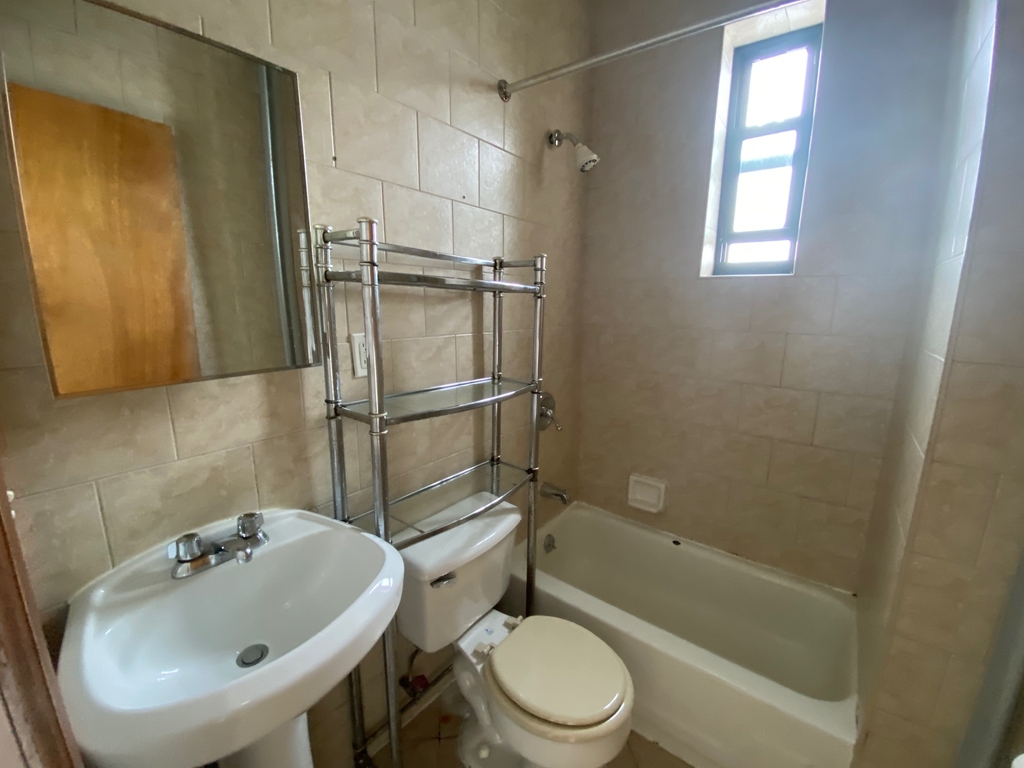 142 Scholes Street - Photo 4