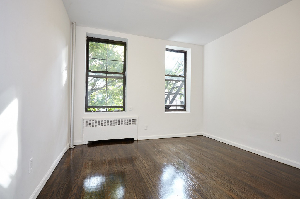 284 East 10th Street - Photo 1