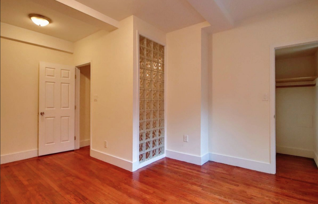 2 Bedrooms near Washington Square Park - Photo 1