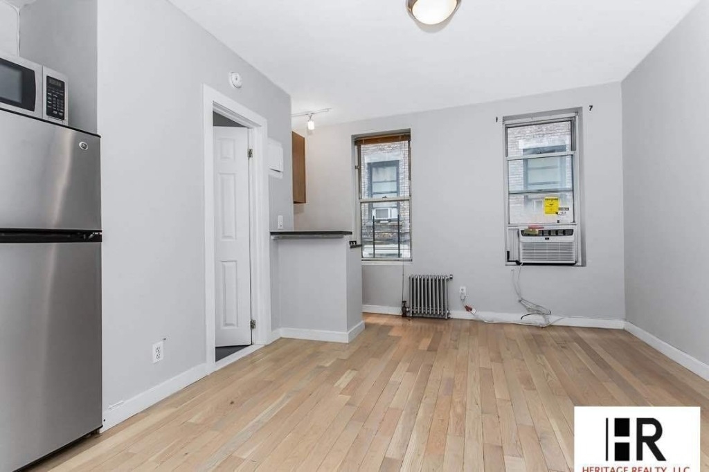 221 Wadsworth Avenue - Photo 3