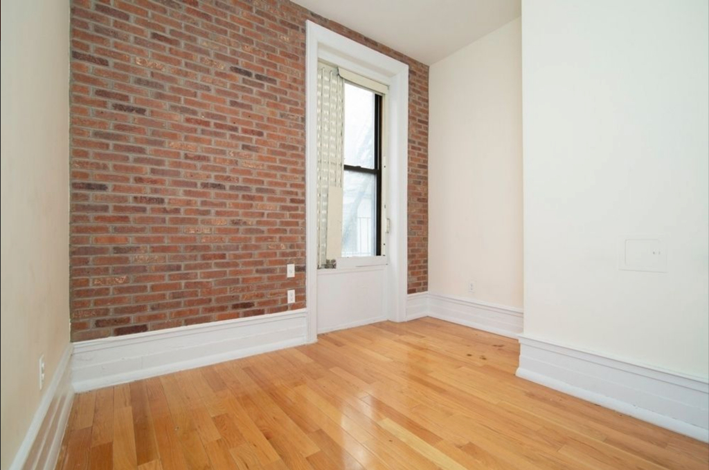 209 W 107th Street - Photo 3