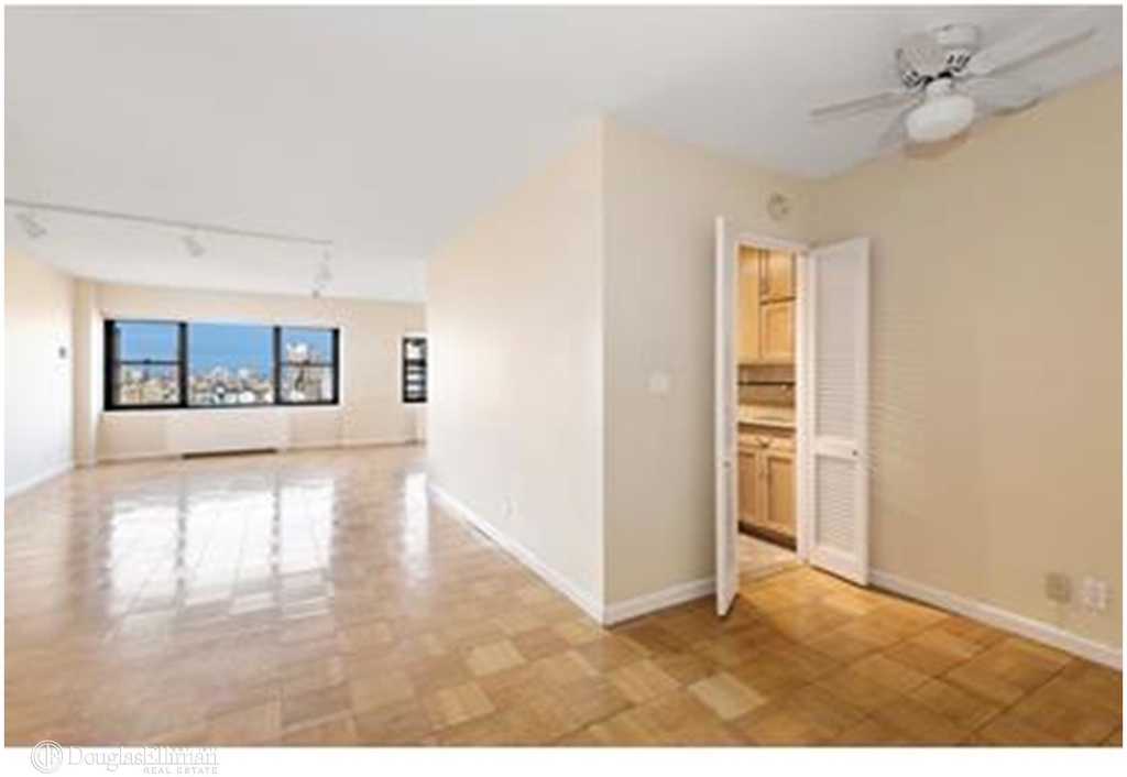 20 West 64th St - Photo 2