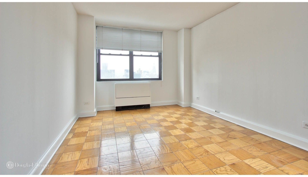 240 East 27th St - Photo 1