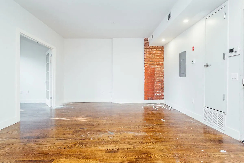 137 Manhattan Avenue - Photo 9