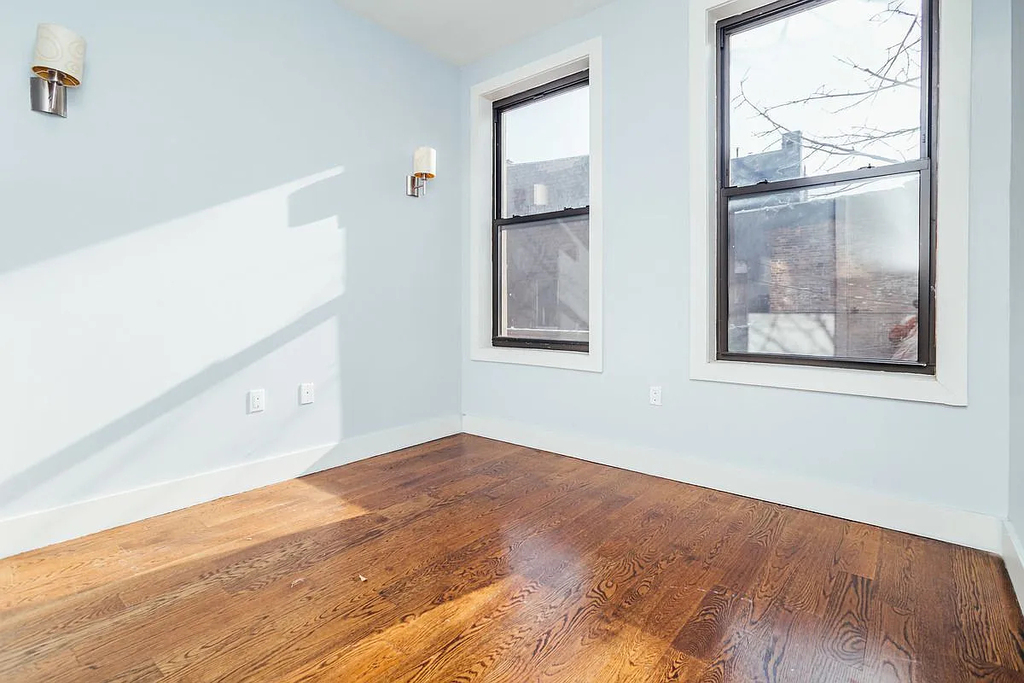 137 Manhattan Avenue - Photo 8
