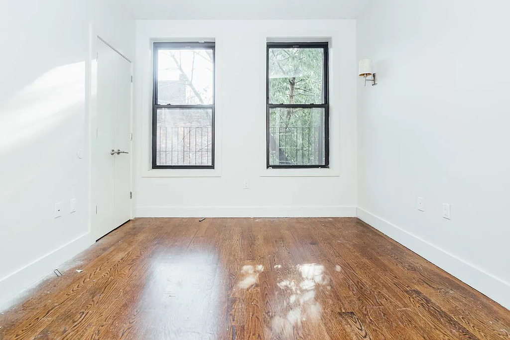 137 Manhattan Avenue - Photo 5
