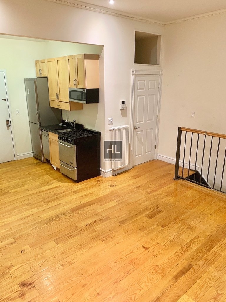 330 East 6 Street - Photo 8