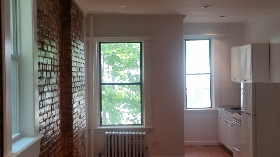 495 Quincy Street - Photo 2