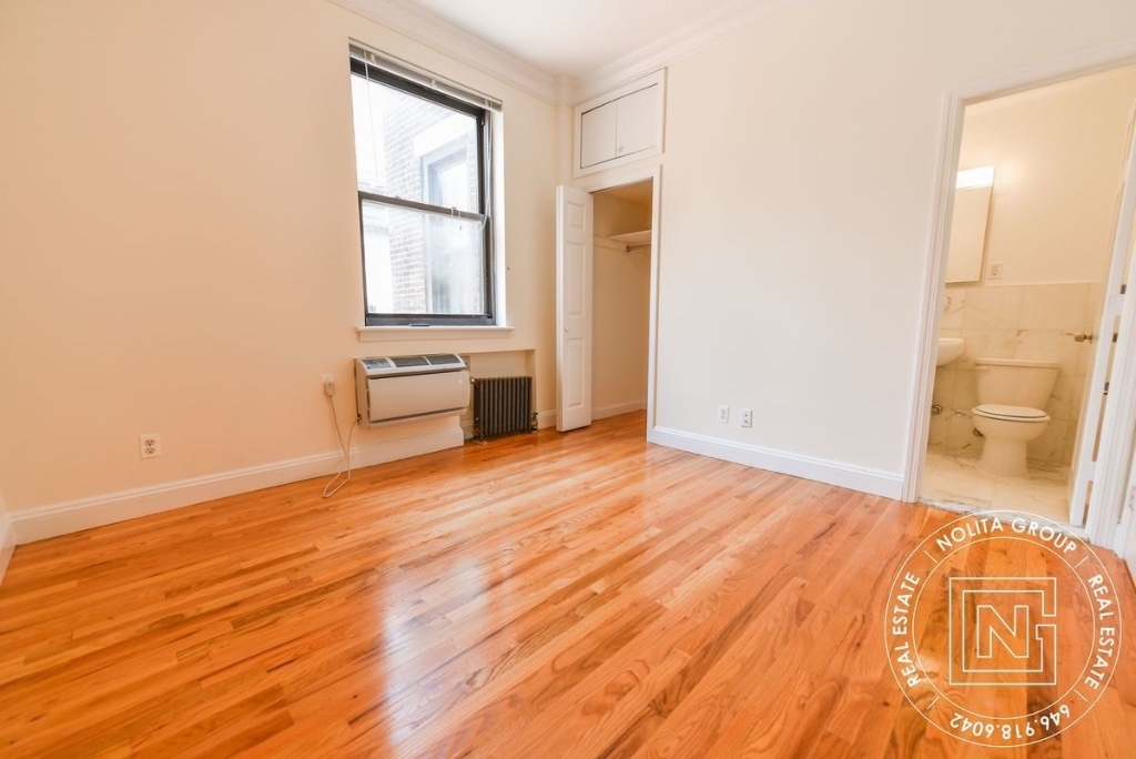 130 East 24th Street - Photo 2