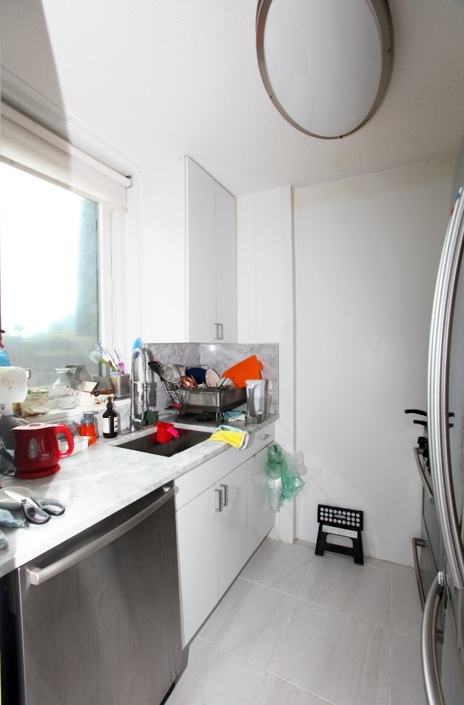 322 W 57th St - Photo 7